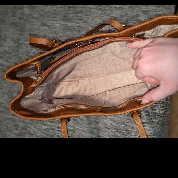 Michael kors heels and hand bag bundle - Picture 2 of 5